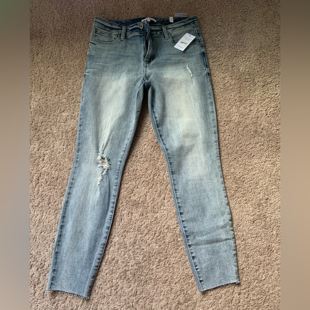 mid rise skinny crop jeans.